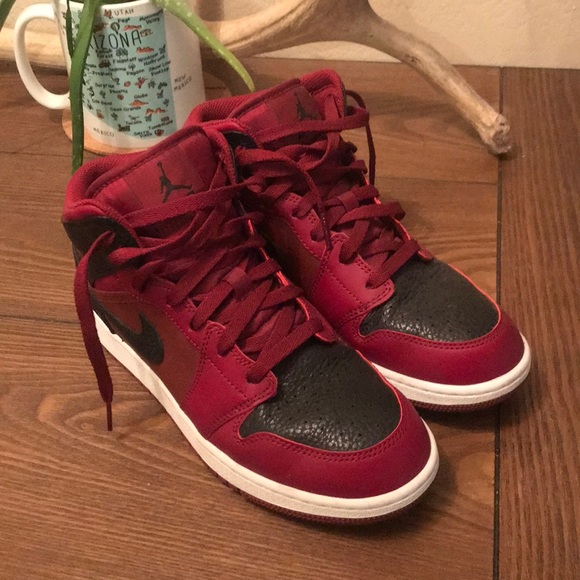 jordan 1 reverse banned